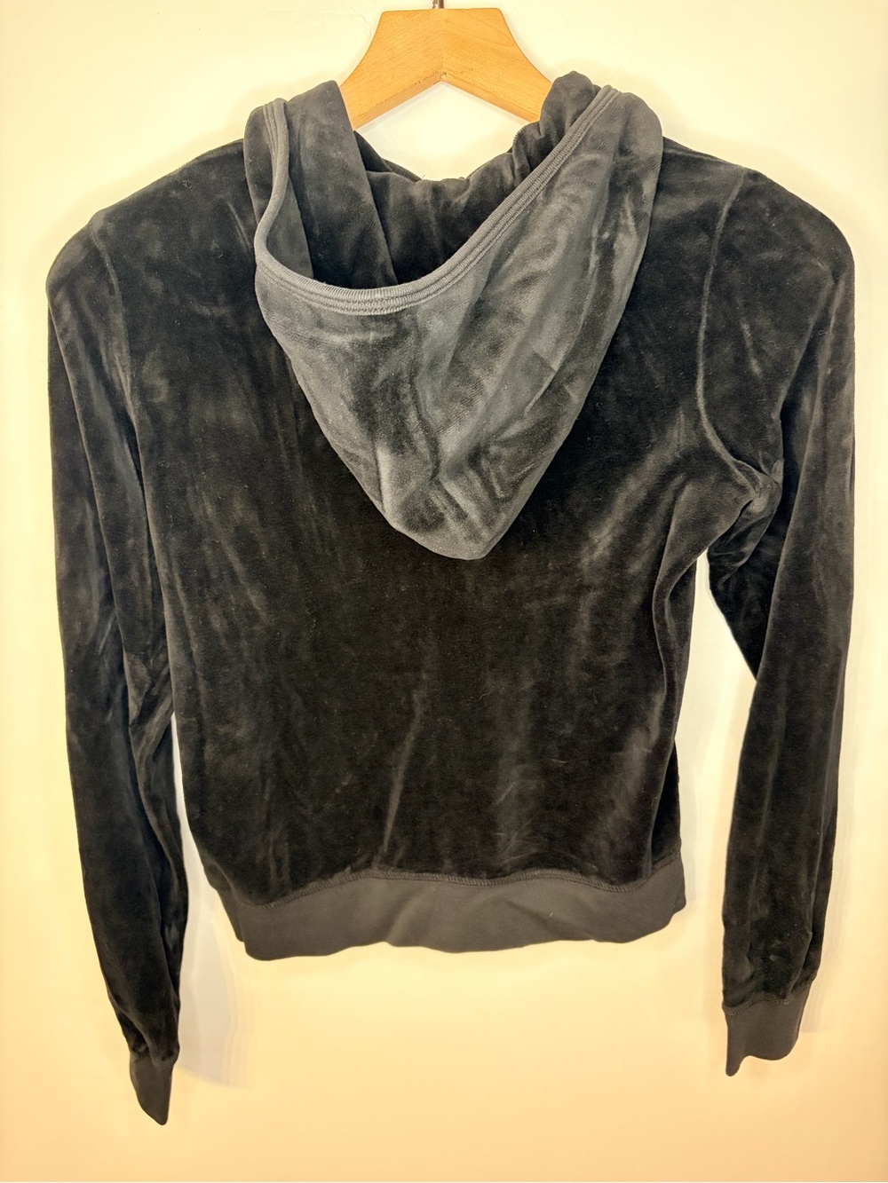 Juicy Couture Vintage Early 2000’s Black Velour Full Zip Hoodie, Size Large - Picture 5 of 8